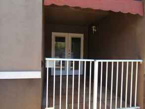 2925 W 80th St, Unit apt 112 in Hialeah, FL - Building Photo - Building Photo