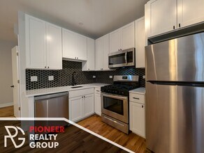 648 W Wrightwood Ave, Unit 3 in Chicago, IL - Foto de edificio - Building Photo