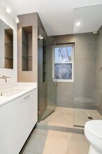 239 Bleecker St in New York, NY - Building Photo - Building Photo