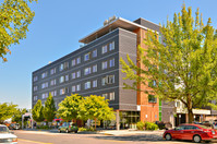 Yugo Eugene in Eugene, OR - Foto de edificio - Building Photo