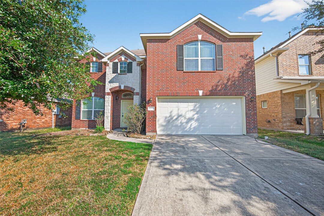 21583 Rose Mill Dr in Kingwood, TX - Building Photo