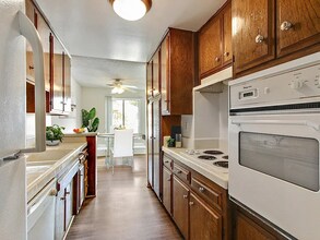 433 Kelton Ave in Los Angeles, CA - Foto de edificio - Building Photo