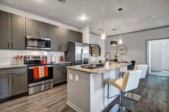 20220 Bellaire Blvd-Unit -1-9107 in Richmond, TX - Building Photo - Building Photo