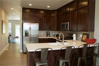 1569 Brooks Ave in Fayetteville, AR - Building Photo - Building Photo