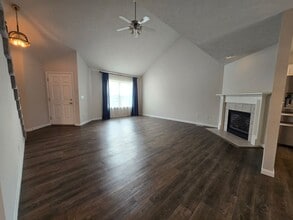 460 Beechwood Ct in Normal, IL - Building Photo - Building Photo