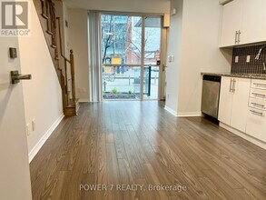 352 Front St W in Toronto, ON - Building Photo - Building Photo