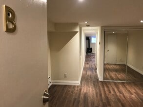 233 Sorauren Av in Toronto, ON - Building Photo - Building Photo