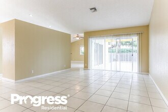 5339 NW 99th Ln in Coral Springs, FL - Building Photo - Building Photo