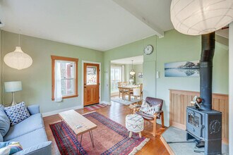 2323 Elizabeth St in Bellingham, WA - Building Photo - Building Photo