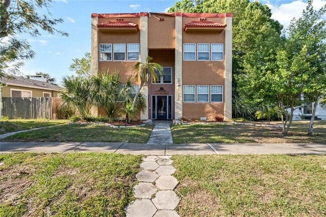 2449 Burlington Ave N in St. Petersburg, FL - Building Photo - Building Photo