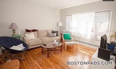 22 Murdock St in Somerville, MA - Foto de edificio - Building Photo