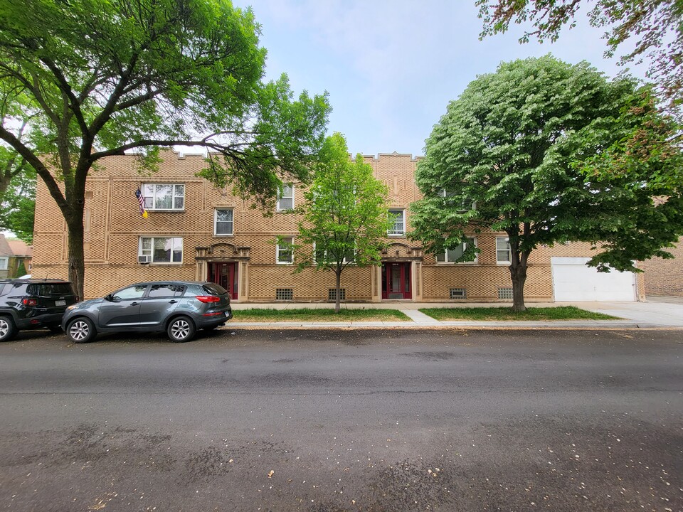 5414 W Wellington Ave in Chicago, IL - Building Photo