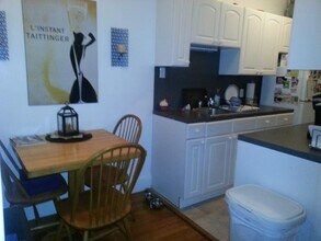 121 Park Dr, Unit 26 in Boston, MA - Building Photo - Building Photo