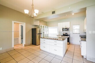 530 S 28th Ave in Hollywood, FL - Building Photo - Building Photo