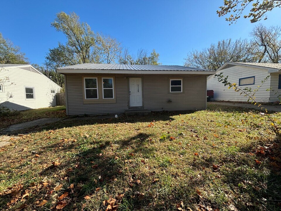 3120 SE Fremont St in Topeka, KS - Building Photo