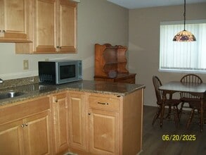 57 Country Walk, Unit 57 Country Walk in Shelton, CT - Building Photo - Building Photo