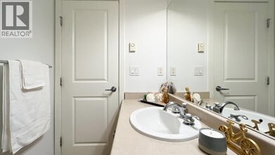 7000-7021 21st Ave in Burnaby, BC - Building Photo - Building Photo