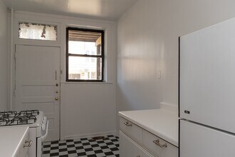 832 W Waveland Ave in Chicago, IL - Building Photo - Building Photo