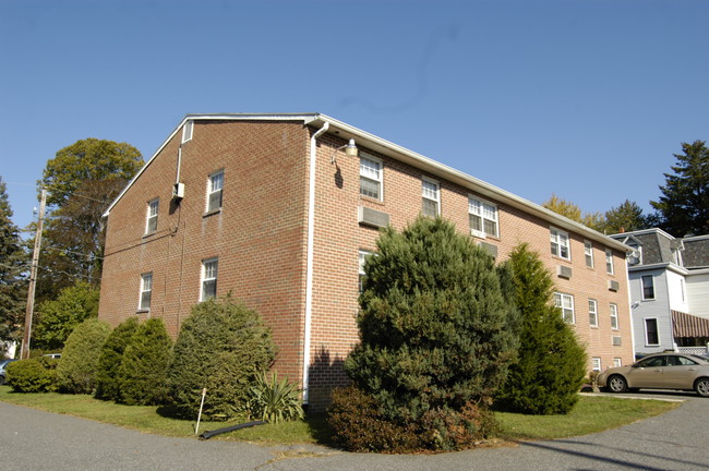 Oakview Apartments in Ridley Park, PA - Foto de edificio - Building Photo