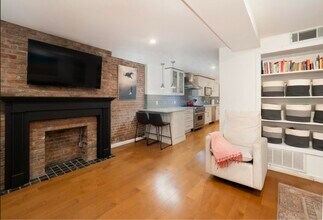 226 1st St in Jersey City, NJ - Building Photo - Building Photo