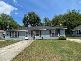 208 Hubert St in Greer, SC - Building Photo