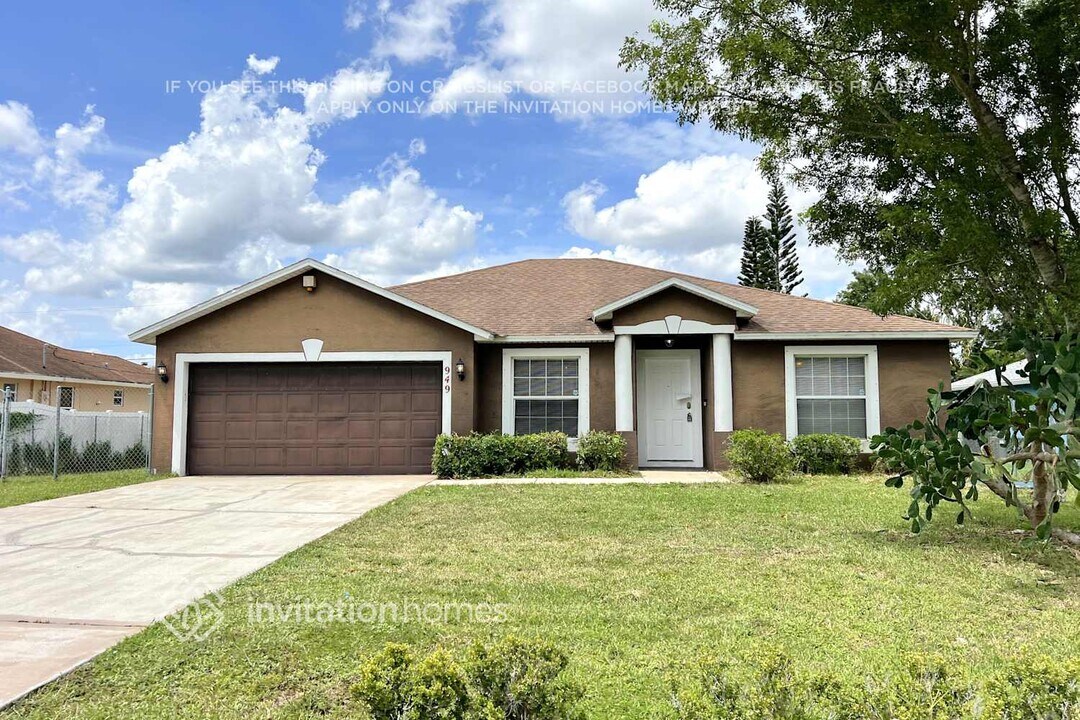949 SW California Blvd in Port St. Lucie, FL - Building Photo