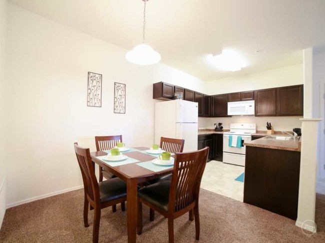 Copperwood Apartments in Elko, NV - Foto de edificio - Building Photo