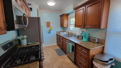 1250 E 1st St in Long Beach, CA - Building Photo - Building Photo