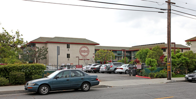 Golden Age Village in Monterey Park, CA - Foto de edificio - Building Photo