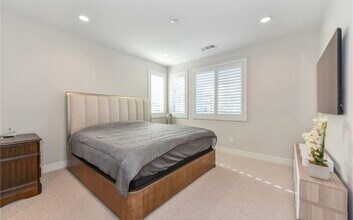 123 Tenor in Irvine, CA - Building Photo - Building Photo