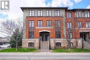 613 Chapman Mills Dr in Ottawa, ON - Building Photo