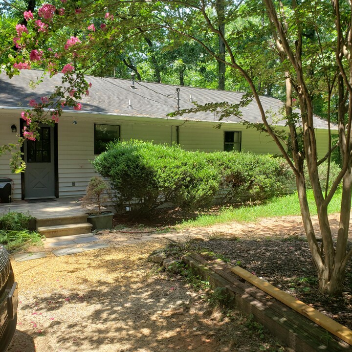 6650 Bobby John Rd in College Park, GA - Building Photo