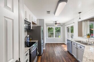 6004 Hunnington Dr in Conroe, TX - Building Photo - Building Photo