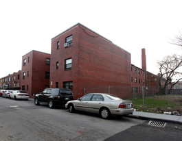 636 Newton Pl NW in Washington, DC - Building Photo