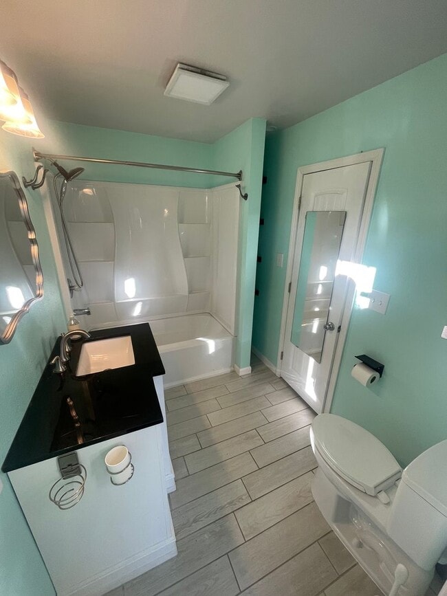 229 E Vine St in Lebanon, OR - Building Photo - Building Photo