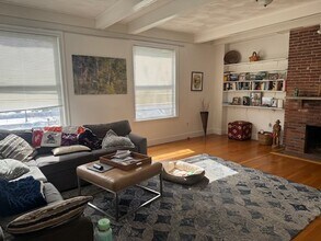 1712 Beacon St, Unit 14 in Brookline, MA - Building Photo - Building Photo