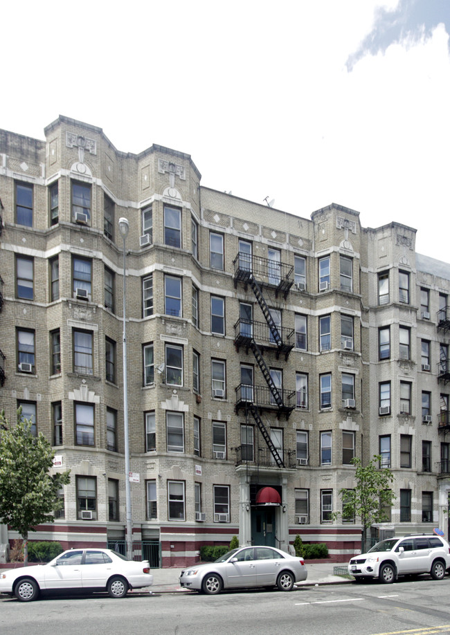 164 Sherman Ave in New York, NY - Foto de edificio - Building Photo