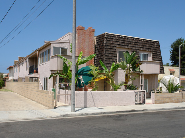 16741 Hoskins St in Huntington Beach, CA - Building Photo - Building Photo