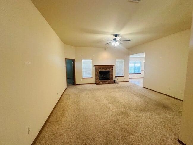 3804 Notting Hill Dr in Moore, OK - Building Photo - Building Photo