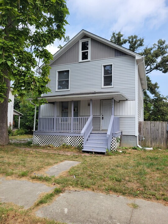 2002 Minnesota Ave in Columbus, OH - Building Photo