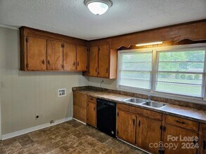 1221 Auten Rd in Charlotte, NC - Building Photo - Building Photo