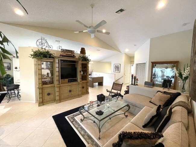 7936 Laina Ln in Boynton Beach, FL - Building Photo - Building Photo