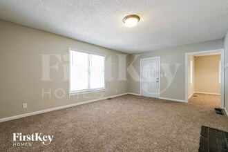 390 Hillside Dr SW in Atlanta, GA - Building Photo - Building Photo