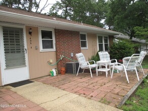 496A Thornbury Ct in Lakewood, NJ - Building Photo - Building Photo