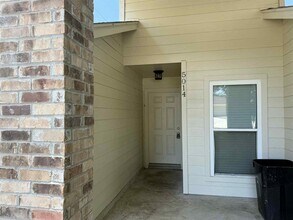 5014 Fox Hollow Blvd in Spring, TX - Foto de edificio - Building Photo