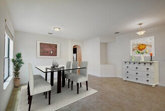 8979 Gulf Run Way in Wellington, FL - Foto de edificio - Building Photo