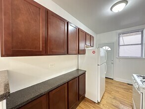 816 W Waveland in Chicago, IL - Building Photo - Building Photo