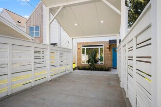 8016 Willow St in Houston, TX - Building Photo - Building Photo