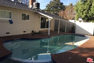 4316 Bellaire Ave in Los Angeles, CA - Building Photo - Building Photo