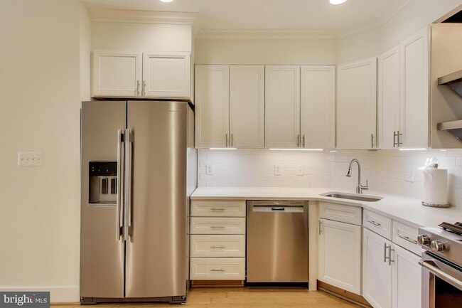 1129 Columbia Rd NW in Washington, DC - Building Photo - Building Photo